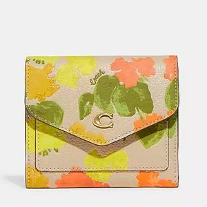 Coach Wyn Small Wallet In A Floral Print Bonnie Buds WALLET Only